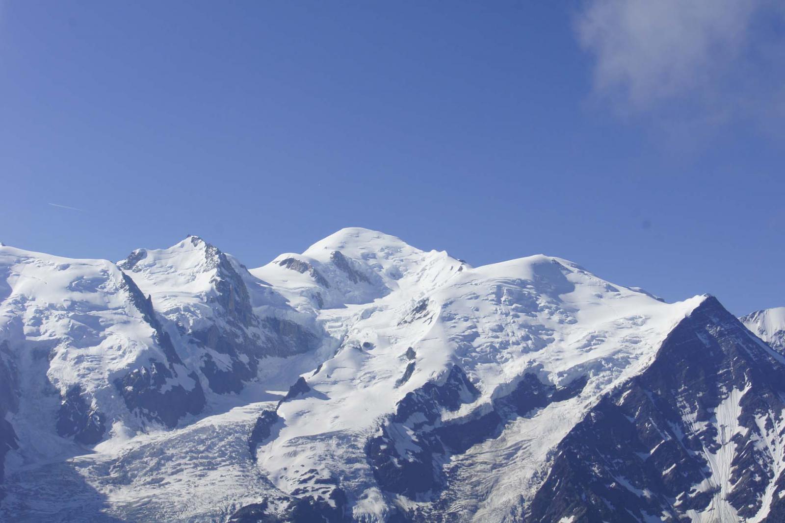 Faire du shopping chic avec vue sur le Mont-Blanc, seulement à Megève !